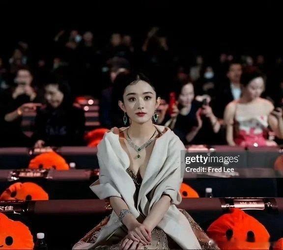 赵丽颖[超话]   赵丽颖微博之夜的G社生图 