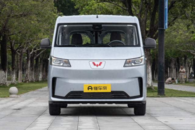 10万级MPV该有的样子，五菱扬光L如何平衡实用与乐趣？