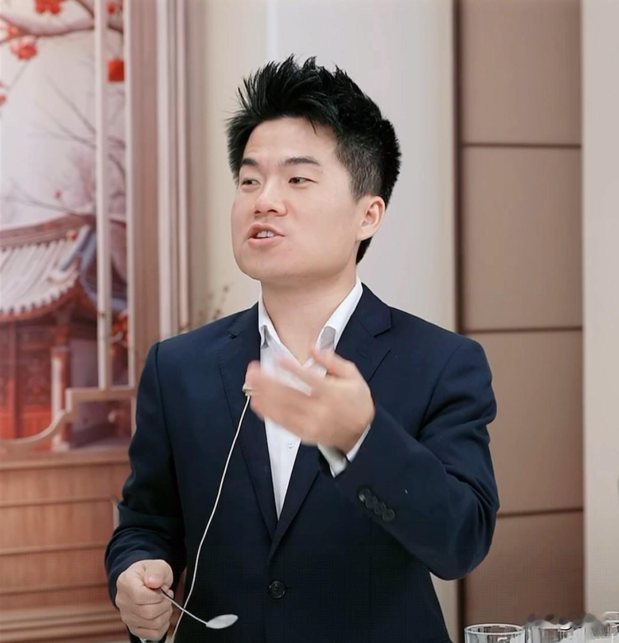 与辉同行一周排班表发布
连着三天都有董宇辉的直播
而且有两天还是从19点开始播