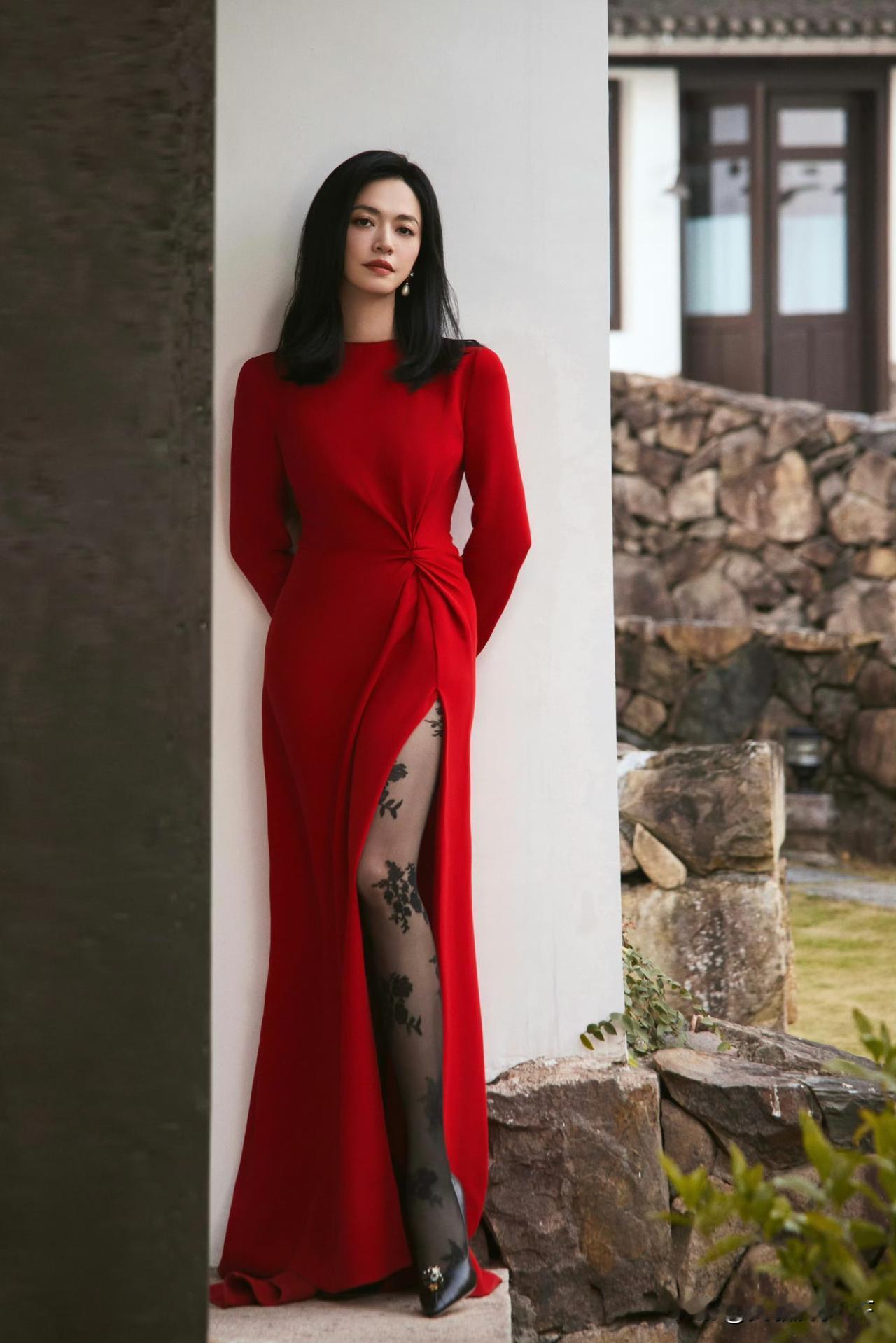 姚晨是我们福建人的骄傲，她的故事很励志，姚晨的成功都是靠自己的努力与拼搏！
姚晨