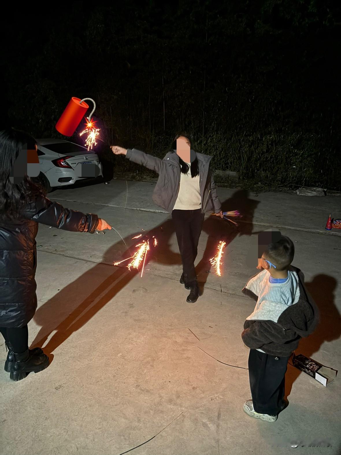 为过年添点年味儿吧！
今天都阴历28月了，今年阴历没有30，明天29就是最后一天