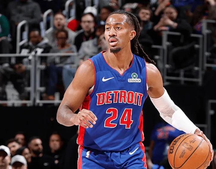 成功砍下NBA职业生涯的新高！就在上场遭遇战，当活塞队以113:110的战绩成功