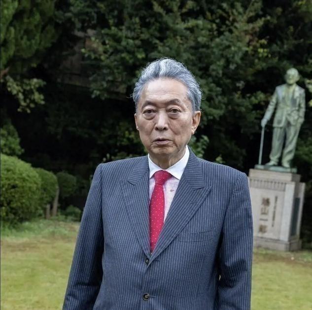 鸠山由纪夫前首相最近敲打高市早苗那番话，说白了是在提醒日本政界别忘了1972年那