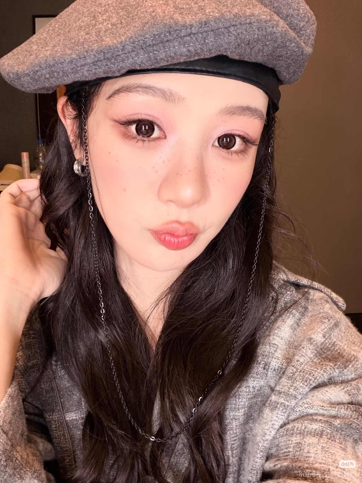 都让让 自拍介来了个神 