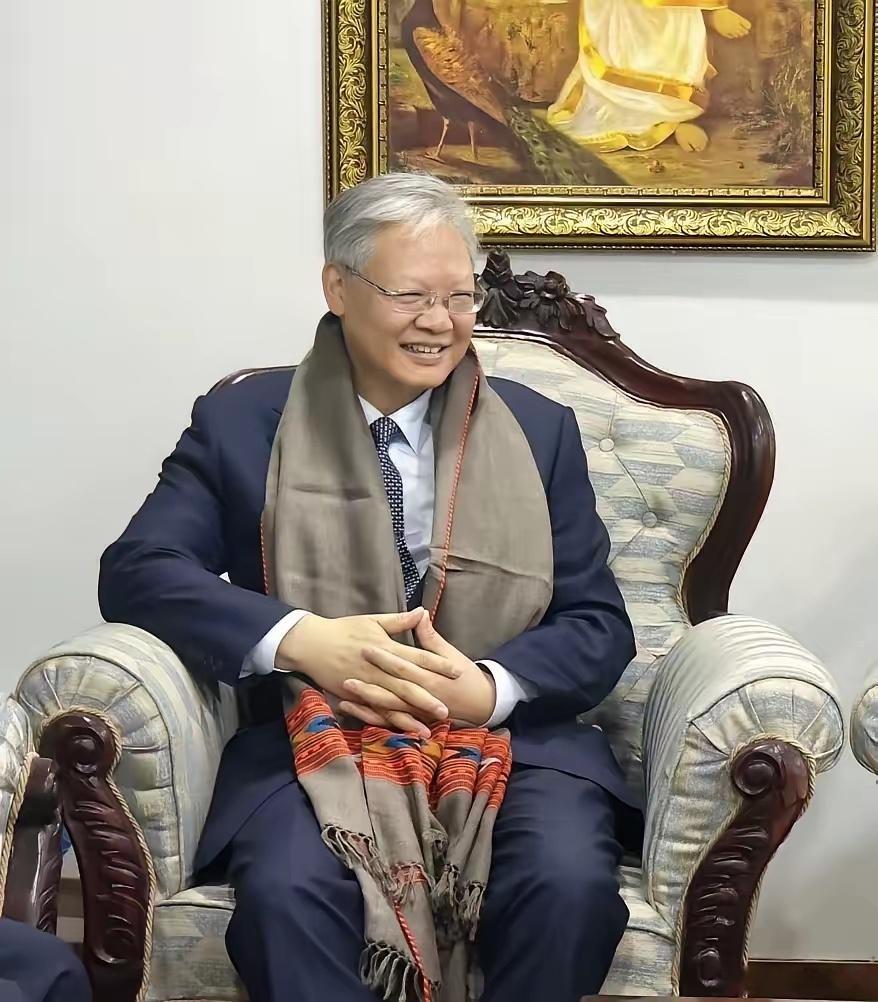 印度网友抱怨来华签证难，中国大使耐心回应。而印度人的吐槽，恰好撕开了一个被忽视的