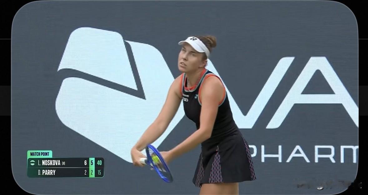 快讯，🇨🇿诺斯科娃横扫🇫🇷帕里晋级女单八强🔥🔥

刚刚🔚的WTA5
