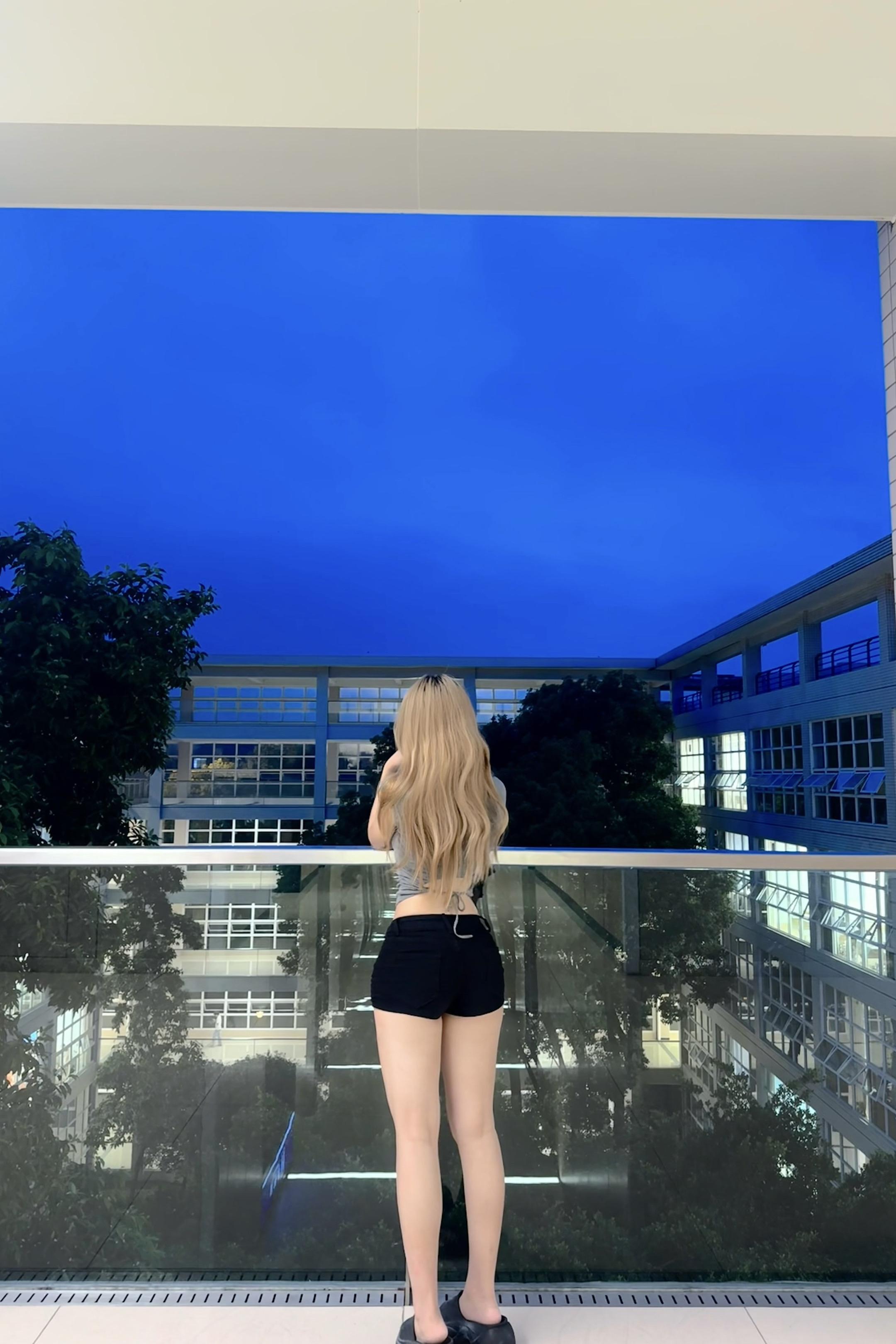 要是再有一次相遇就好了 我连你名字都不想记住