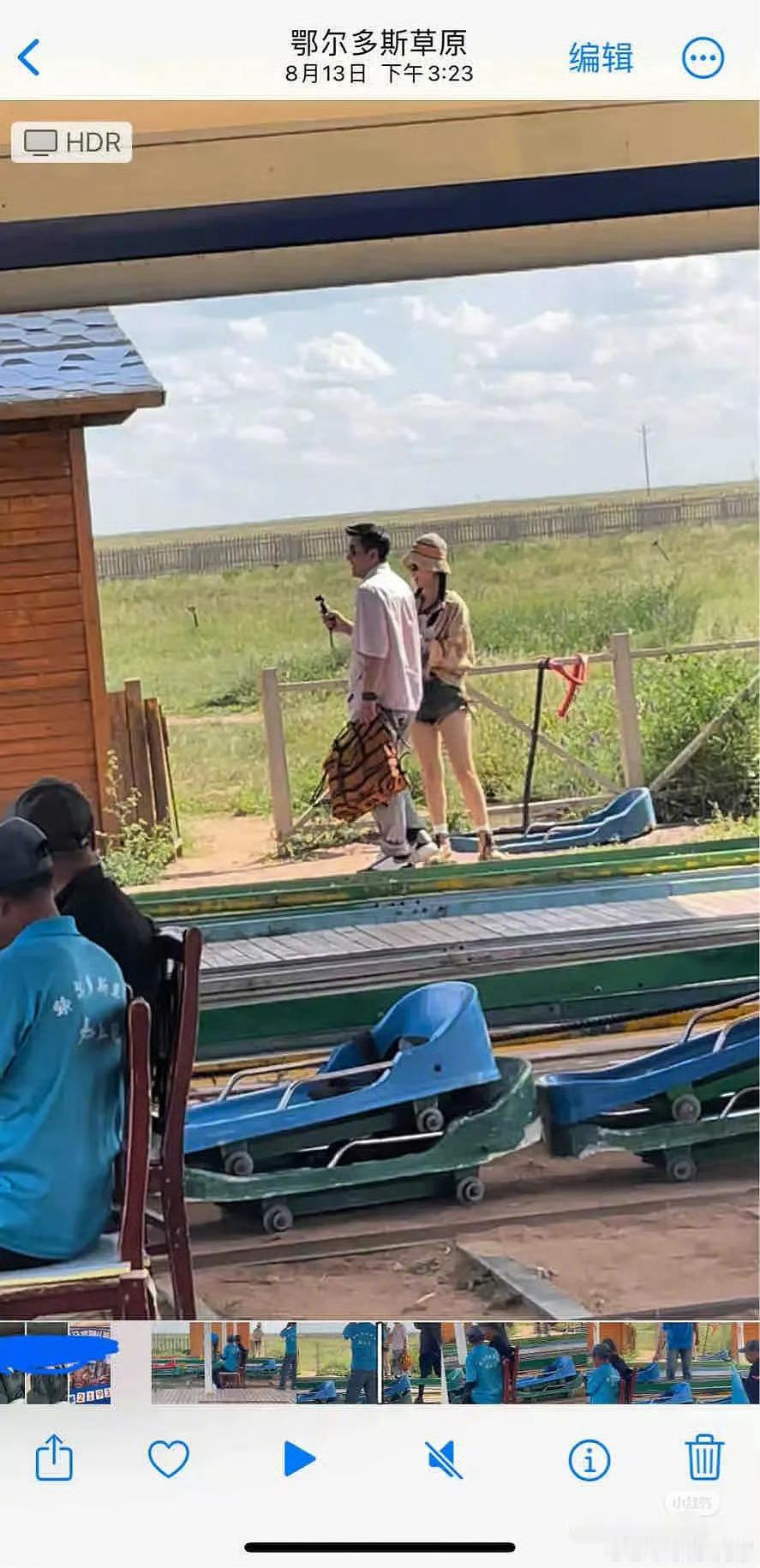 有网友在8月份偶遇杨子黄圣依录节目，现实里两人有说有笑，关系好很的样子，看不出来