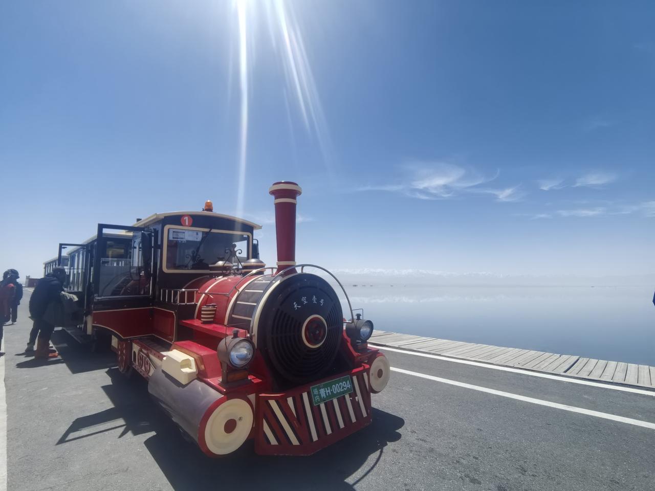 刚刚从西北甘青大环线回来。
整个线路走下来约3500公里。
风景确实很美。
湖蓝