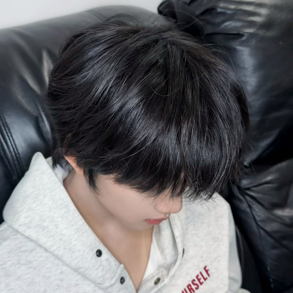 我不知道侧脸这么漂亮的小孩有什么烦恼🐱张函瑞 🤮张泽禹