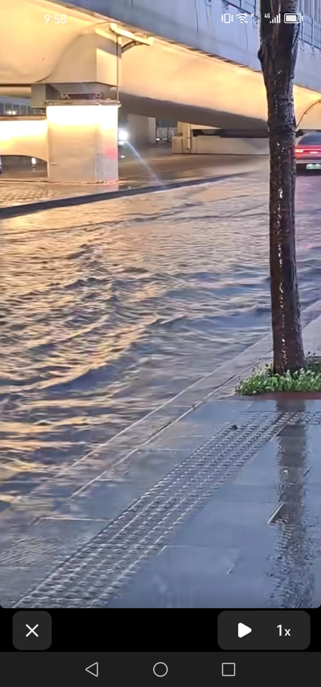 昨晚长春下了场大暴雨，虽然下了一阵，雨势却不容小觑。

昨夜半夜时分，这场雨该是