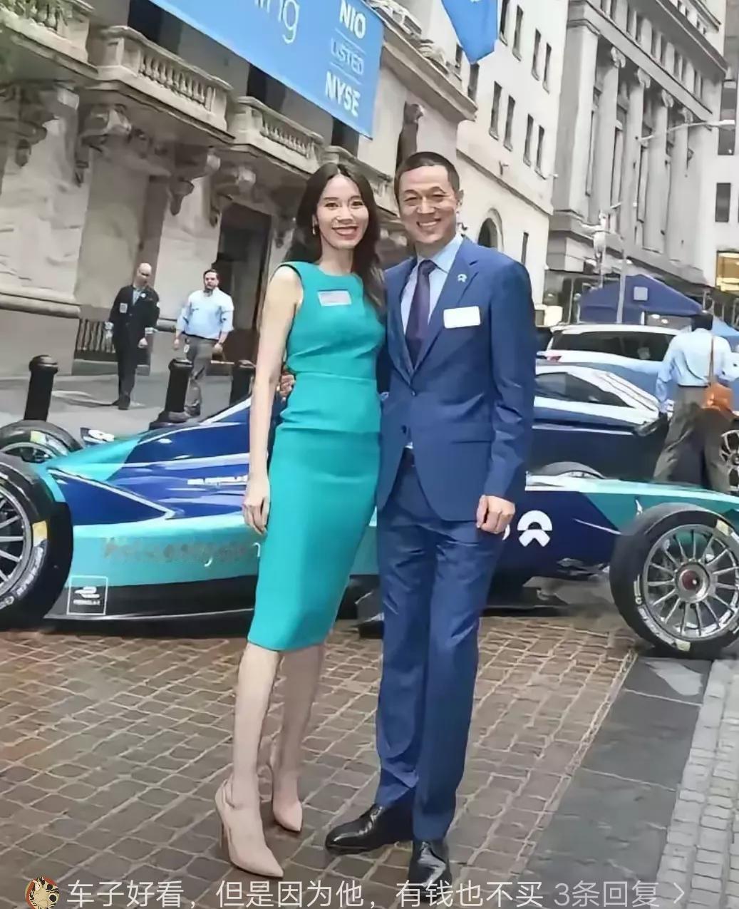 这俩货又是谁
有人说他们不是来代言，
是来砸场子的。
大家说他们是明星吗？