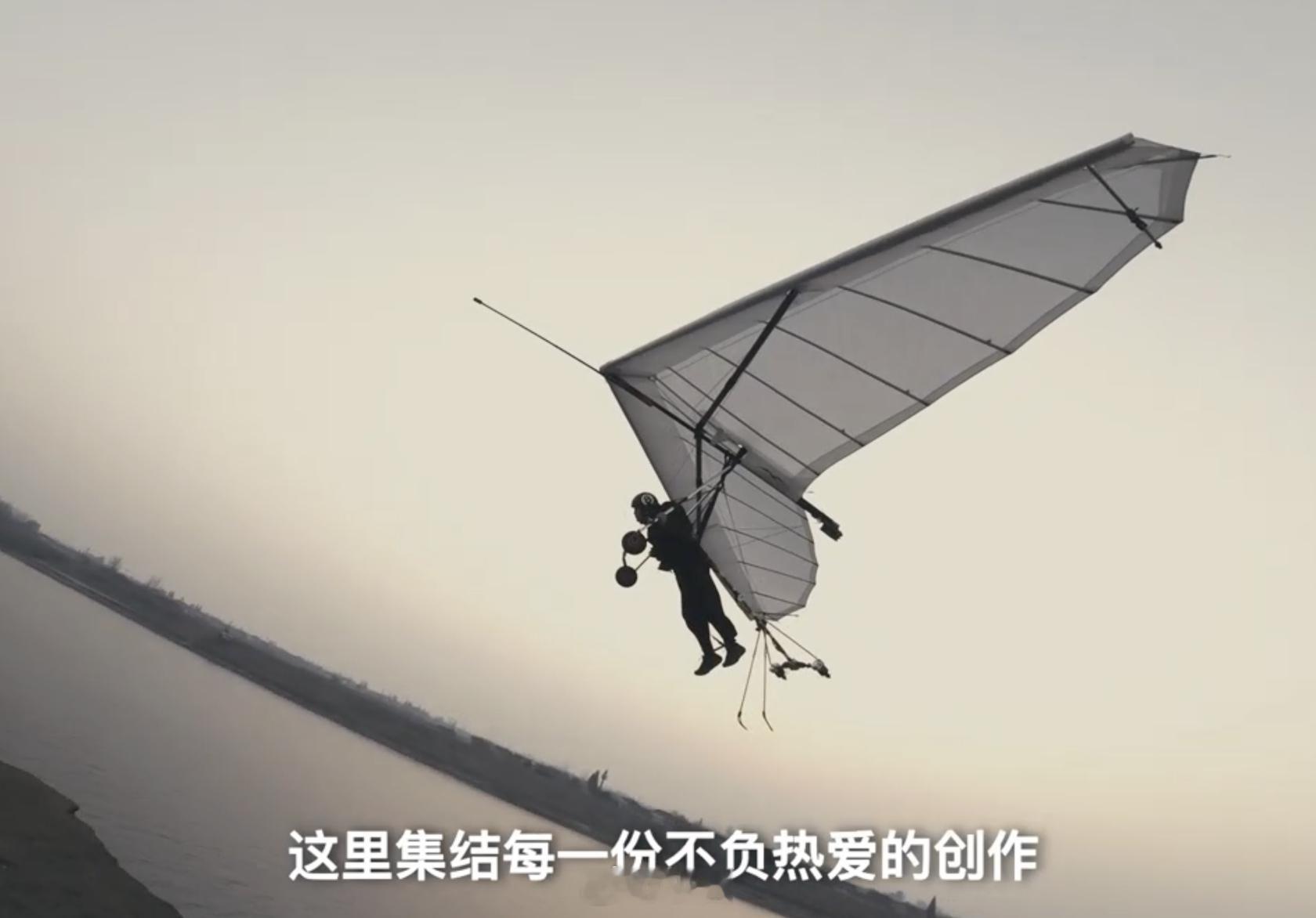 有梦就去实现的感觉真好互联网时代讲励志的多，但真正能让人心动的，是那种“他看起来