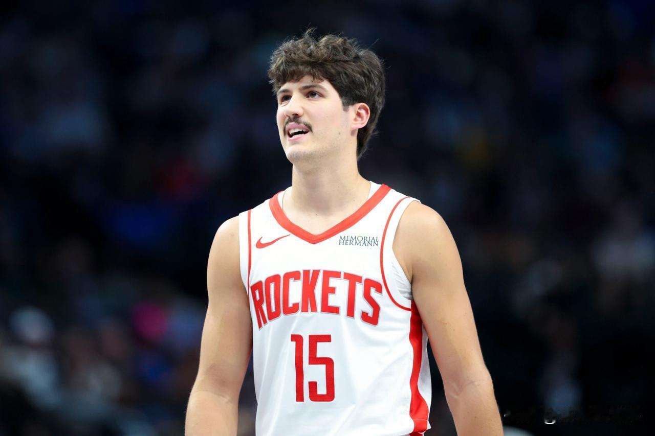 火箭队夺冠最大的阻碍曝光，因为在关键时刻能够稳定投进三分球也只有谢泼德一人！就在