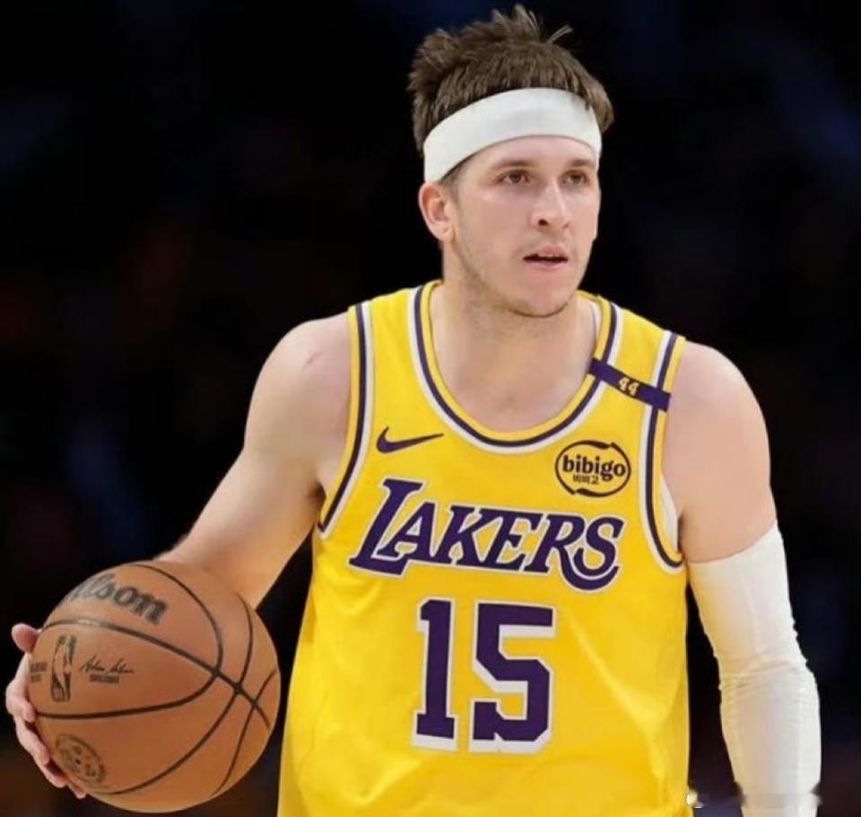 湖人篮网明日伤病名单！湖人这边——布朗尼（左腿酸痛）、里夫斯（左腿小腿拉伤）出战