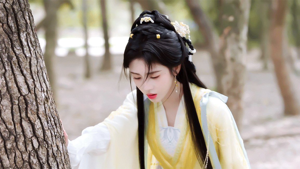 鞠婧祎杨采薇 ❤️鞠婧祎韩菱纱 ❤️何必这样的奔逃呢，前路也是在下着雨。