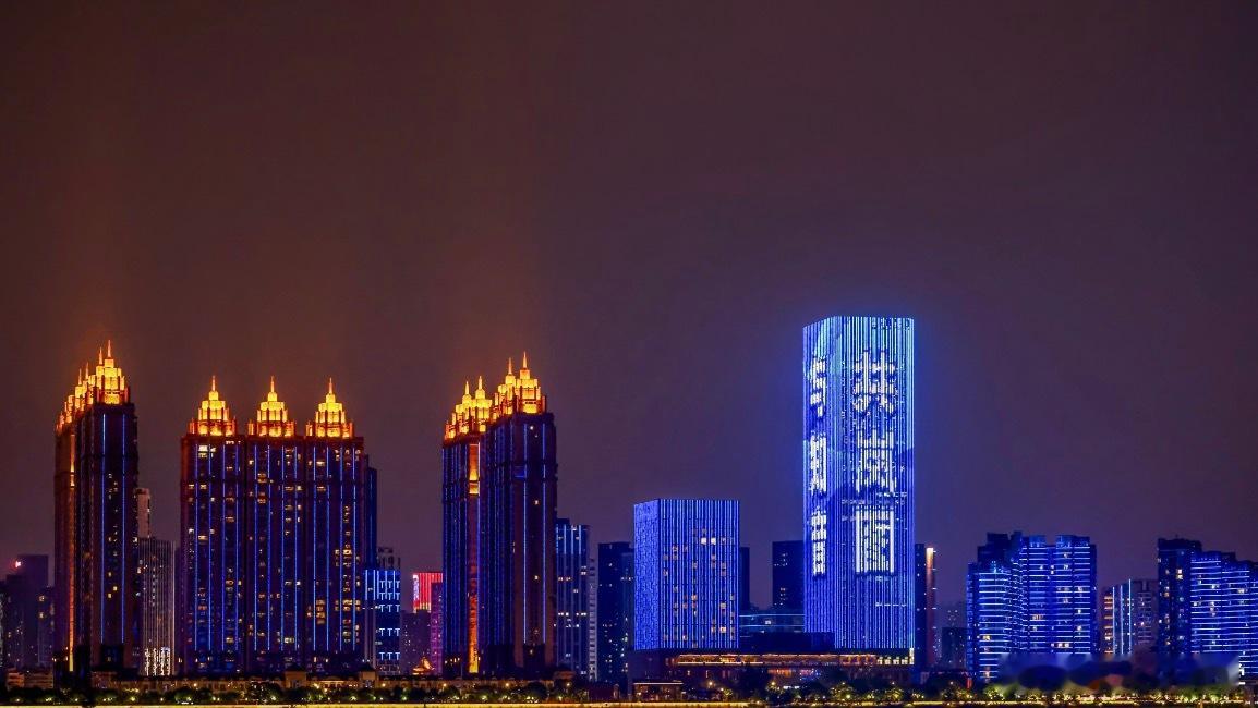 抵达武汉，来看看岚图的用户之夜[嘻嘻][嘻嘻][嘻嘻][嘻嘻]他们的用户之间每年