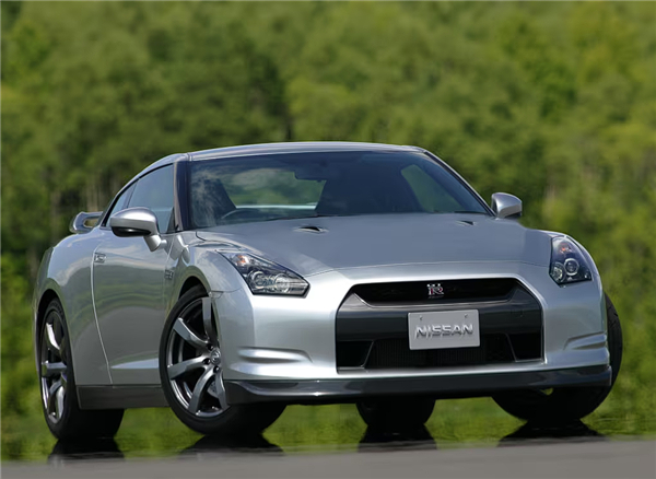 日产新一代GT-R（代号R36）官方规划正式明确：放弃纯电路线，采用混动化动力形