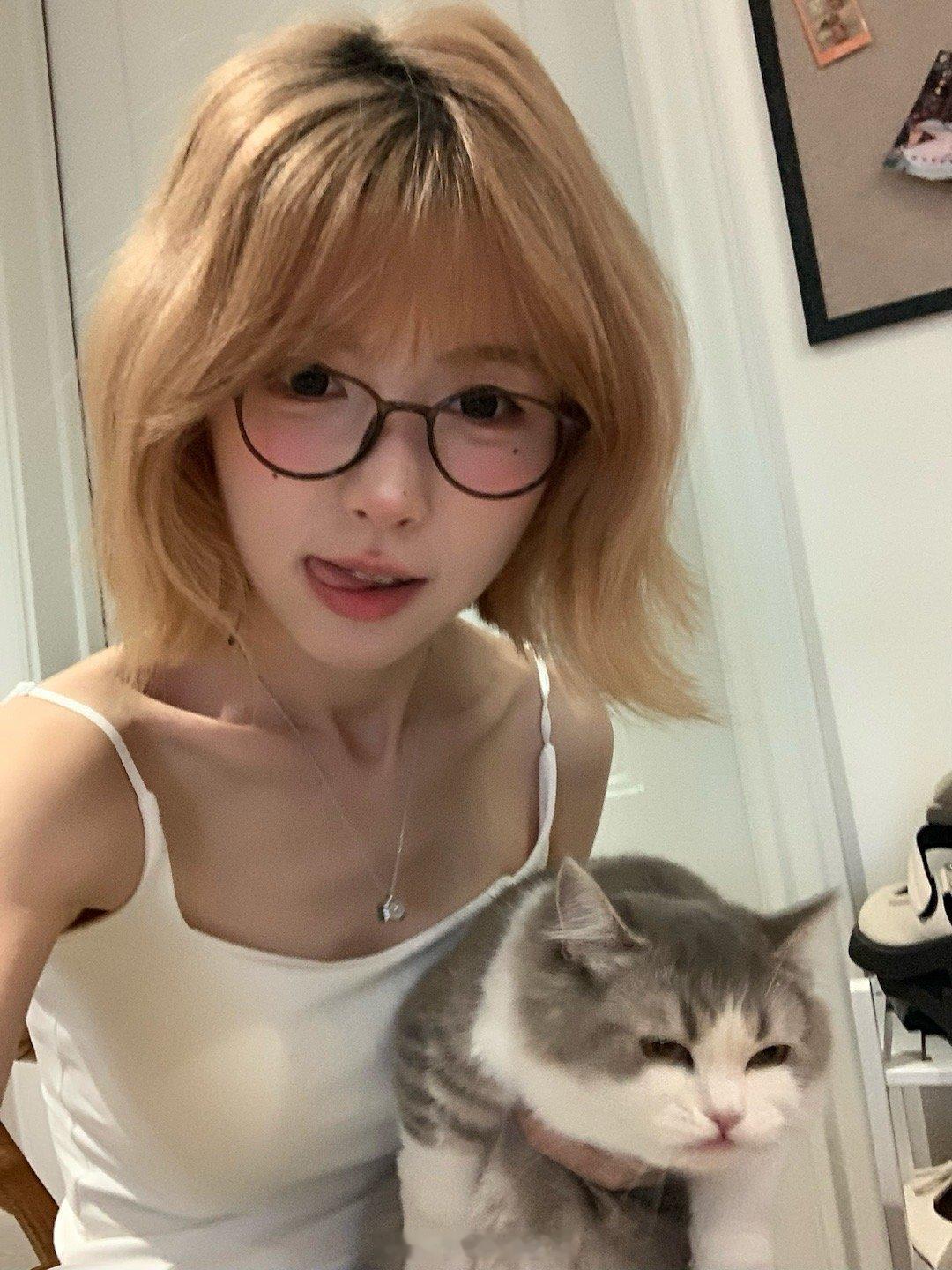 要换发色啦 有没有推荐的发色呀宝宝们 ​​​