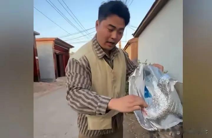 德州这位妄图“白嫖”榴莲的女子，真可谓是搬起石头砸了自己的脚。4月26日，河南濮
