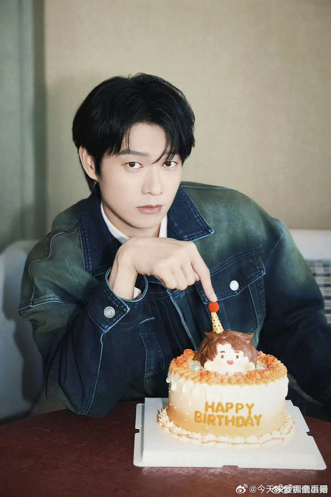 魏大勋生日营业照～帅哥生日快乐🎂 ​​​