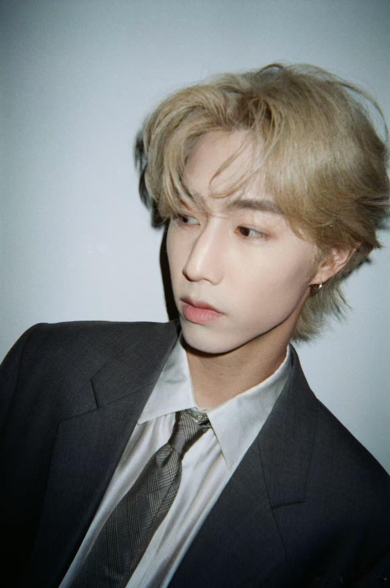 段宜恩这十二年的温柔从未变过❤️！误拿工作本归还附寄语，十二周年翻牌同一位粉丝，