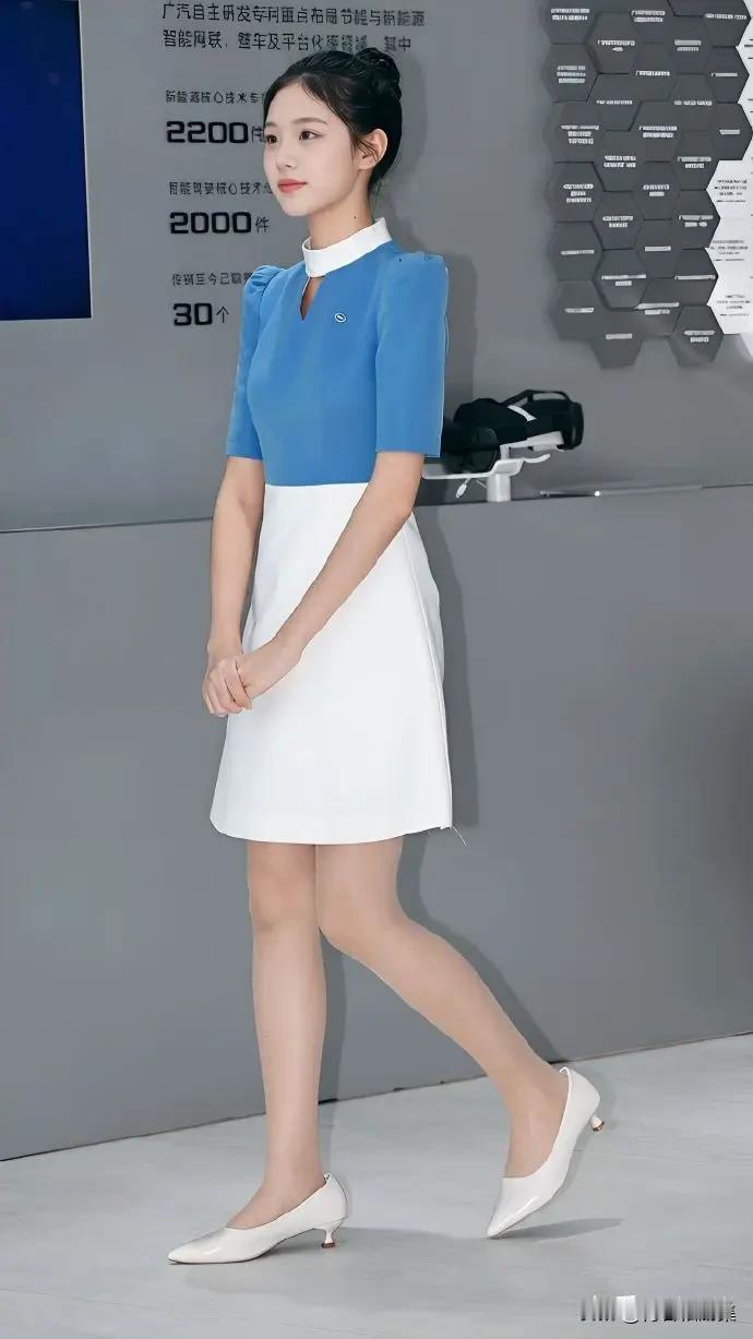 怎样穿搭知性又显身材?