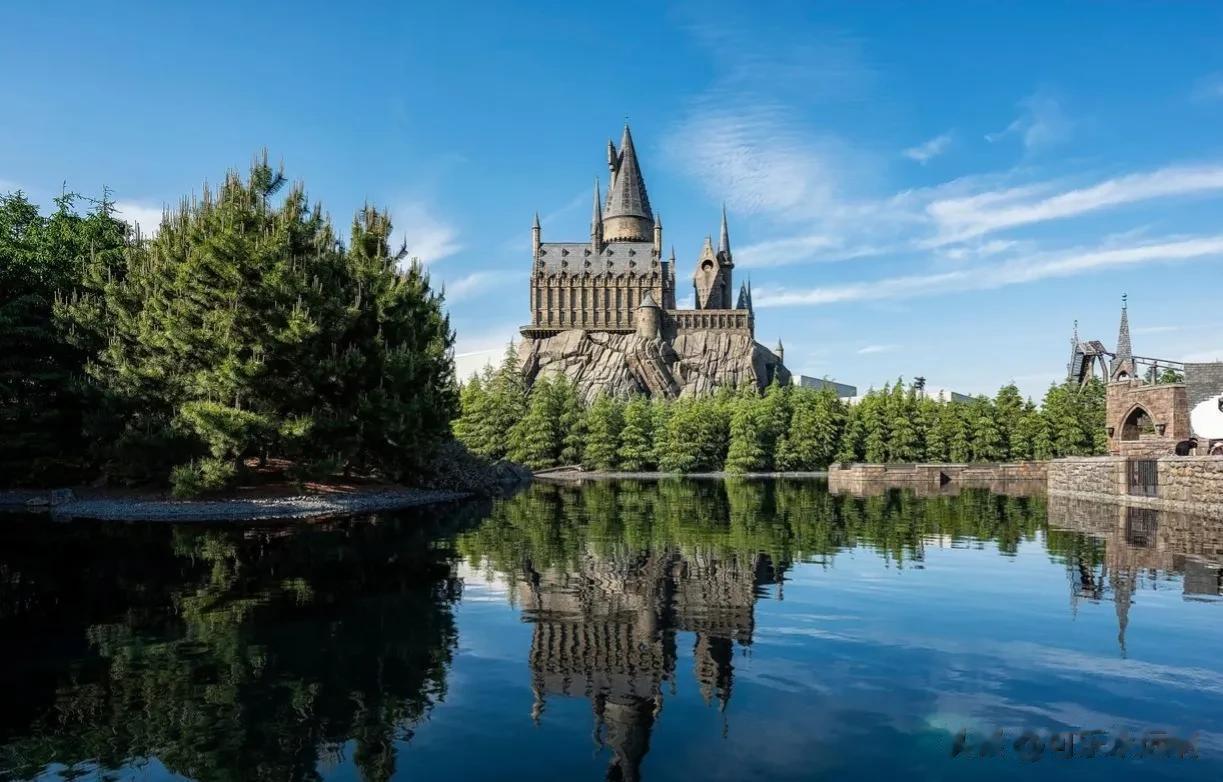 哈利波特迷们，十一快来环球影城吧！
去过环球的小伙伴都知道，这个园区永远是每天开