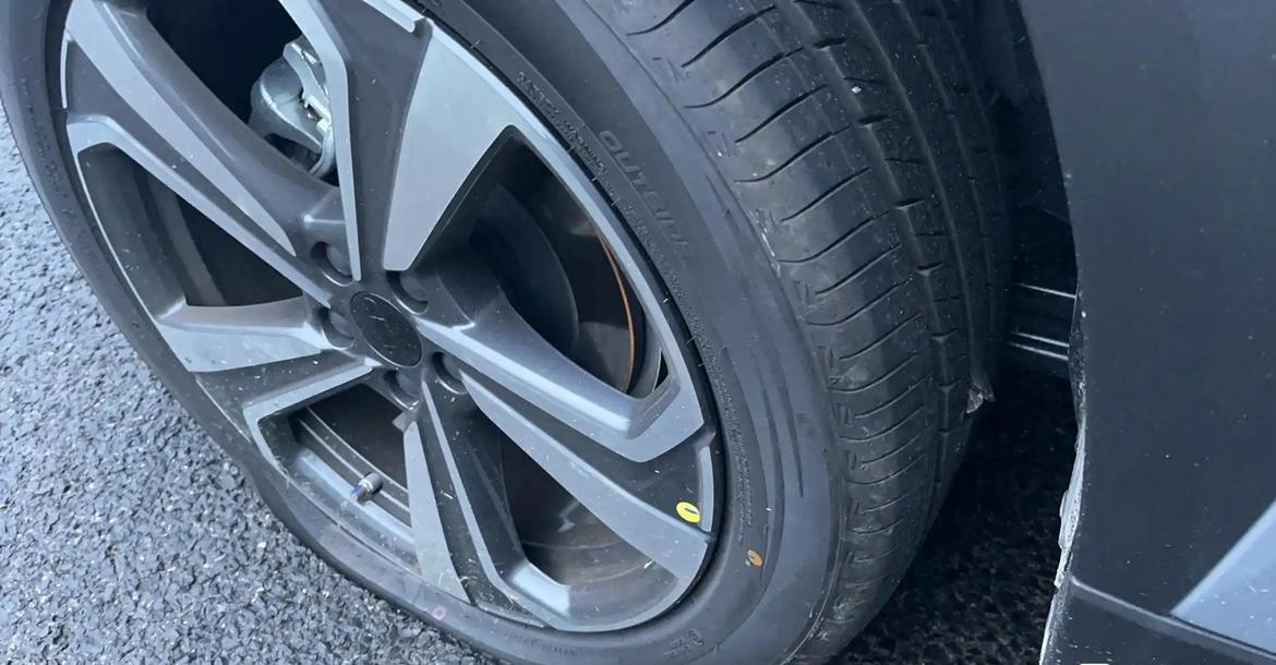 轮胎扎了根麻花钢花了三百补的胎能用多久啊？修理厂说能用到轮胎报废能信吗【来自懂车