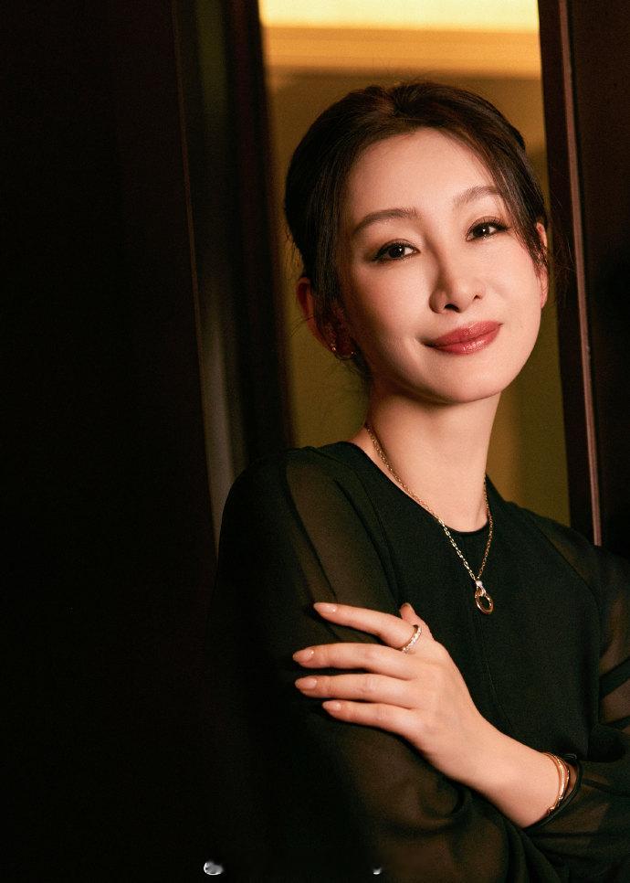 《小小的我》团队杨荔钠导演，游晓颖编剧的新片《我，许可》官宣，文淇、秦海璐出演，