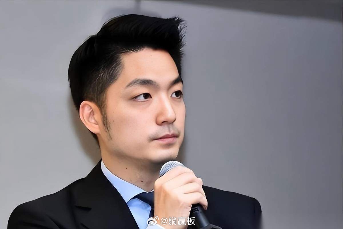 台北市市长、蒋介石的曾孙蒋万安直接把话撂下了！他当着媒体的面斩钉截铁地表示，自己