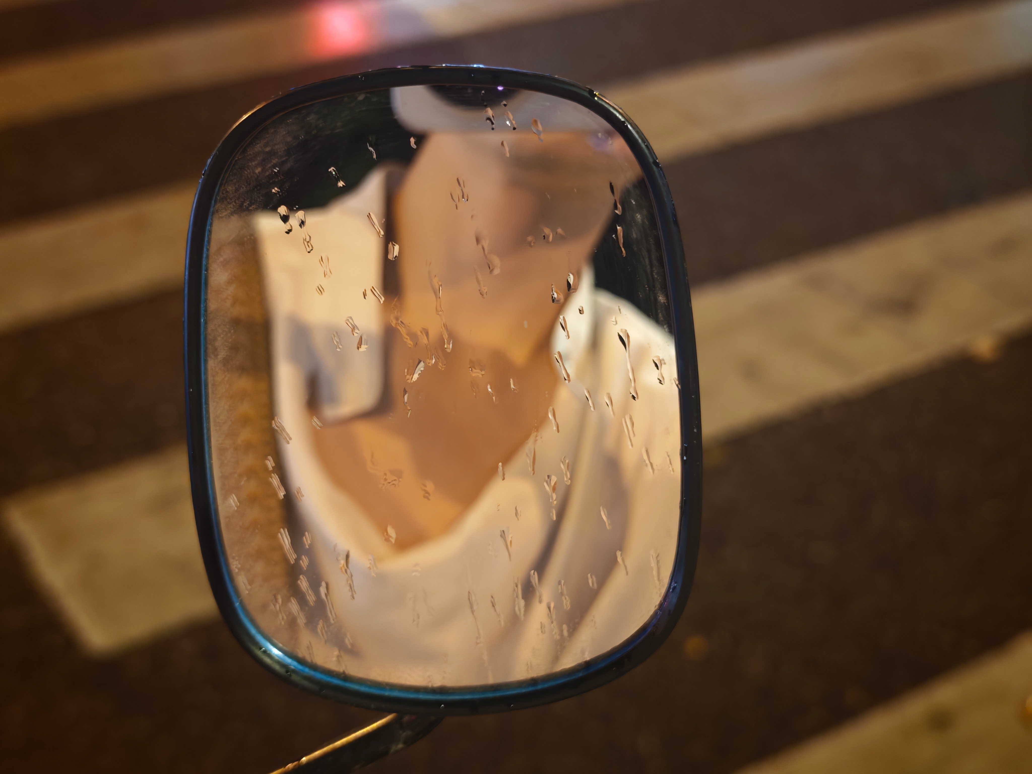 起风下雨钻被窝 