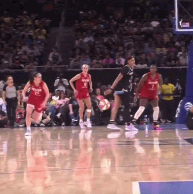 WNBA新科状元凯瑟琳-克拉克作为加盟打造的下一位招牌球星，得到前所未见的官方力