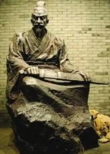 公元前472年，勾践赐死灭吴功臣文种，文种心有不甘问：“我助你灭吴国称霸诸侯，如