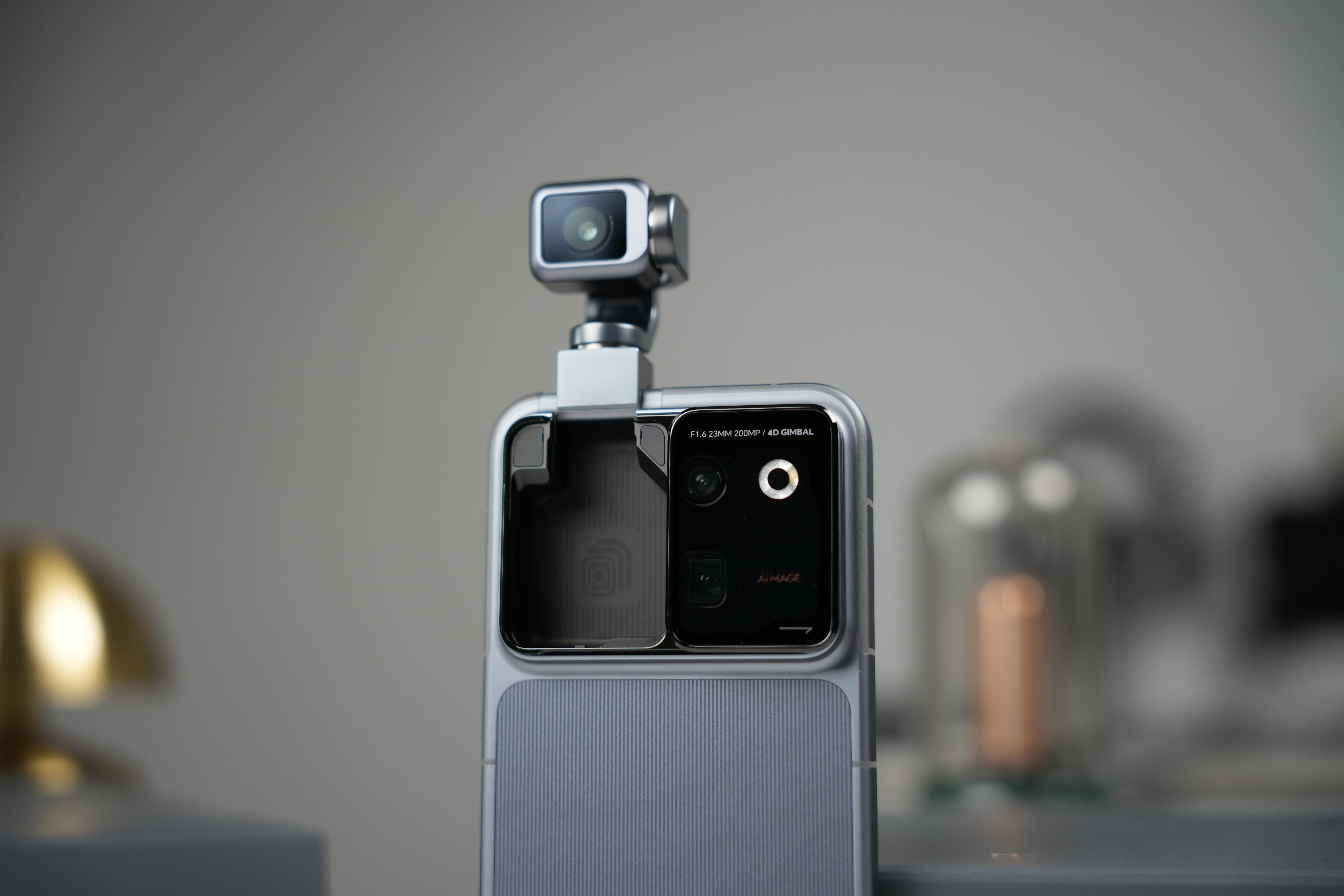 今天就将发布的重磅产品荣耀Robot Phone大家觉得售价会是多少。 