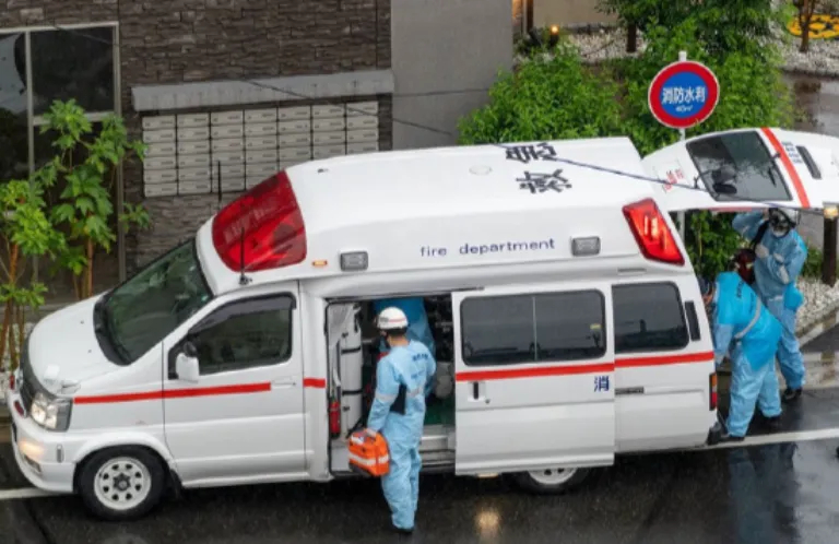 【#日本多地连发诺如病毒集体食物中毒#】日本岩手县、爱媛县、青森县等多地近期接连