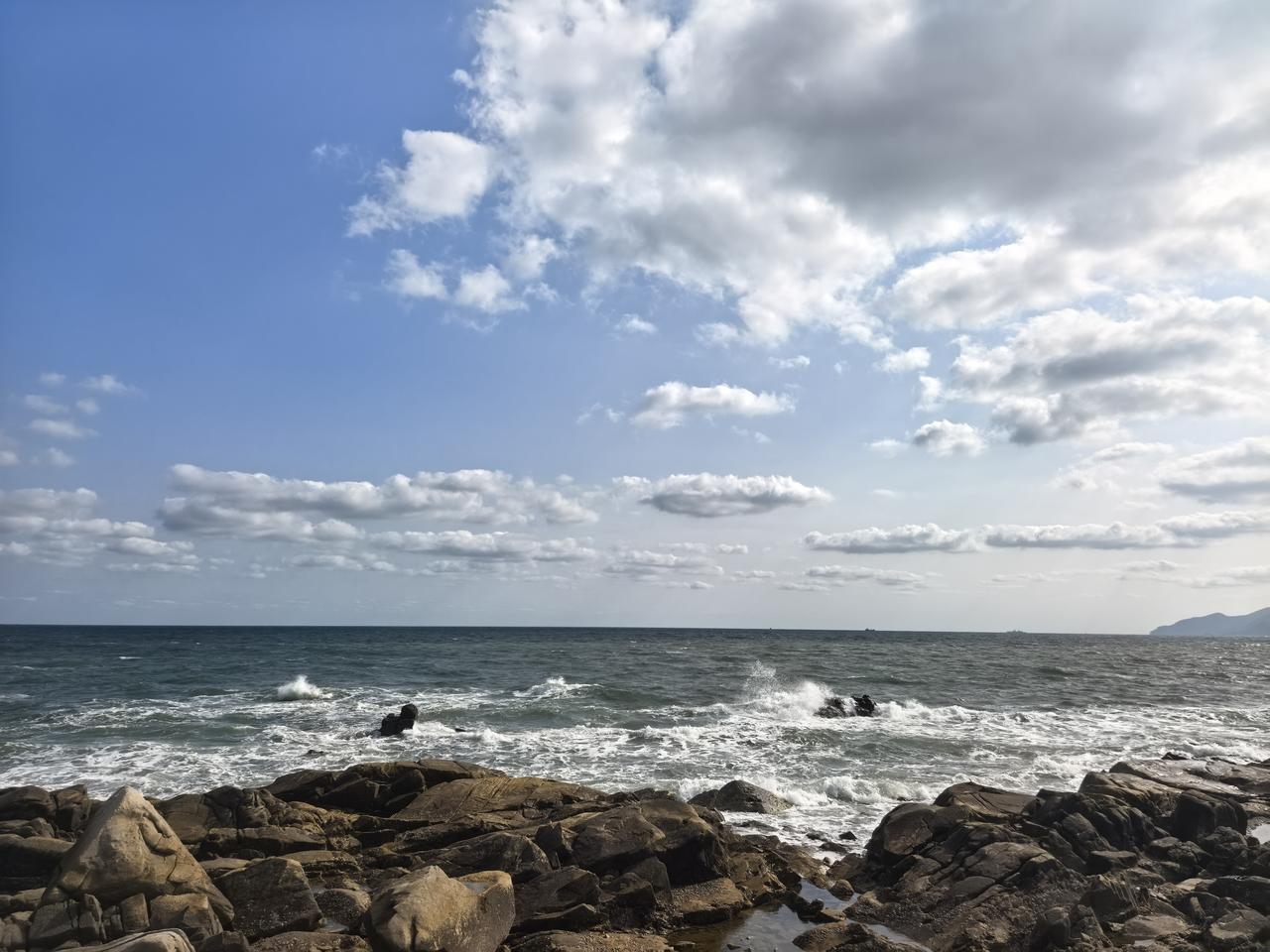 发一张图片证明你来过青岛处处惊涛拍浪，飞鱼遏舟！