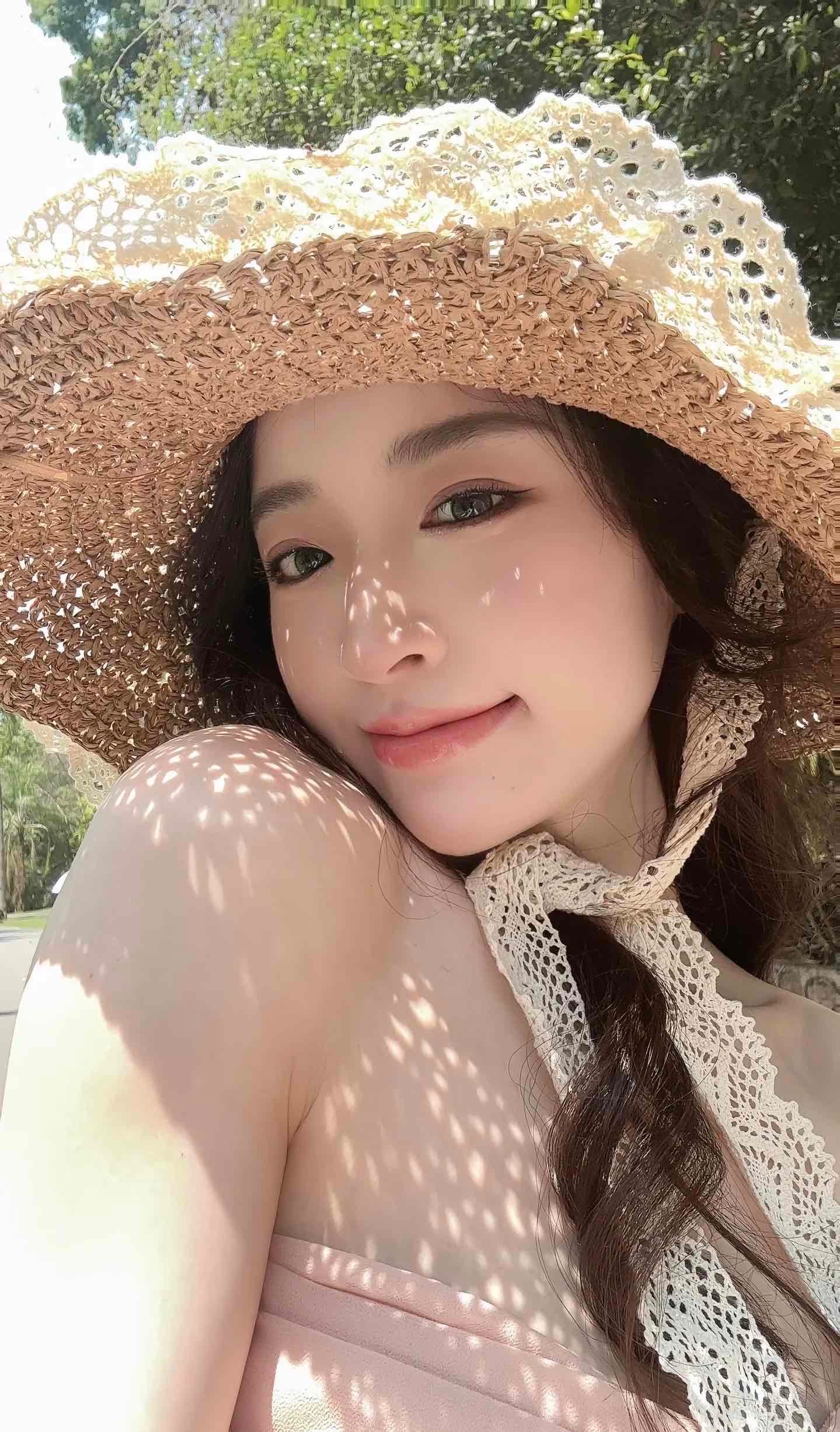在上海清纯美女 ​​​