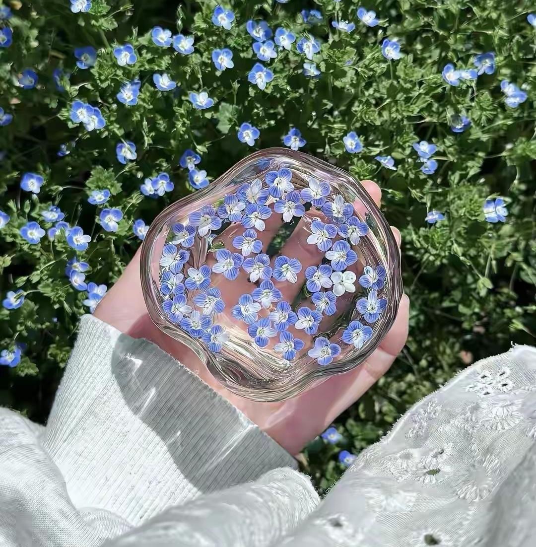 沉默当然是好的，话少也是优选。有事说事，完了还有倾诉的欲望，这是怎样的情愫？
