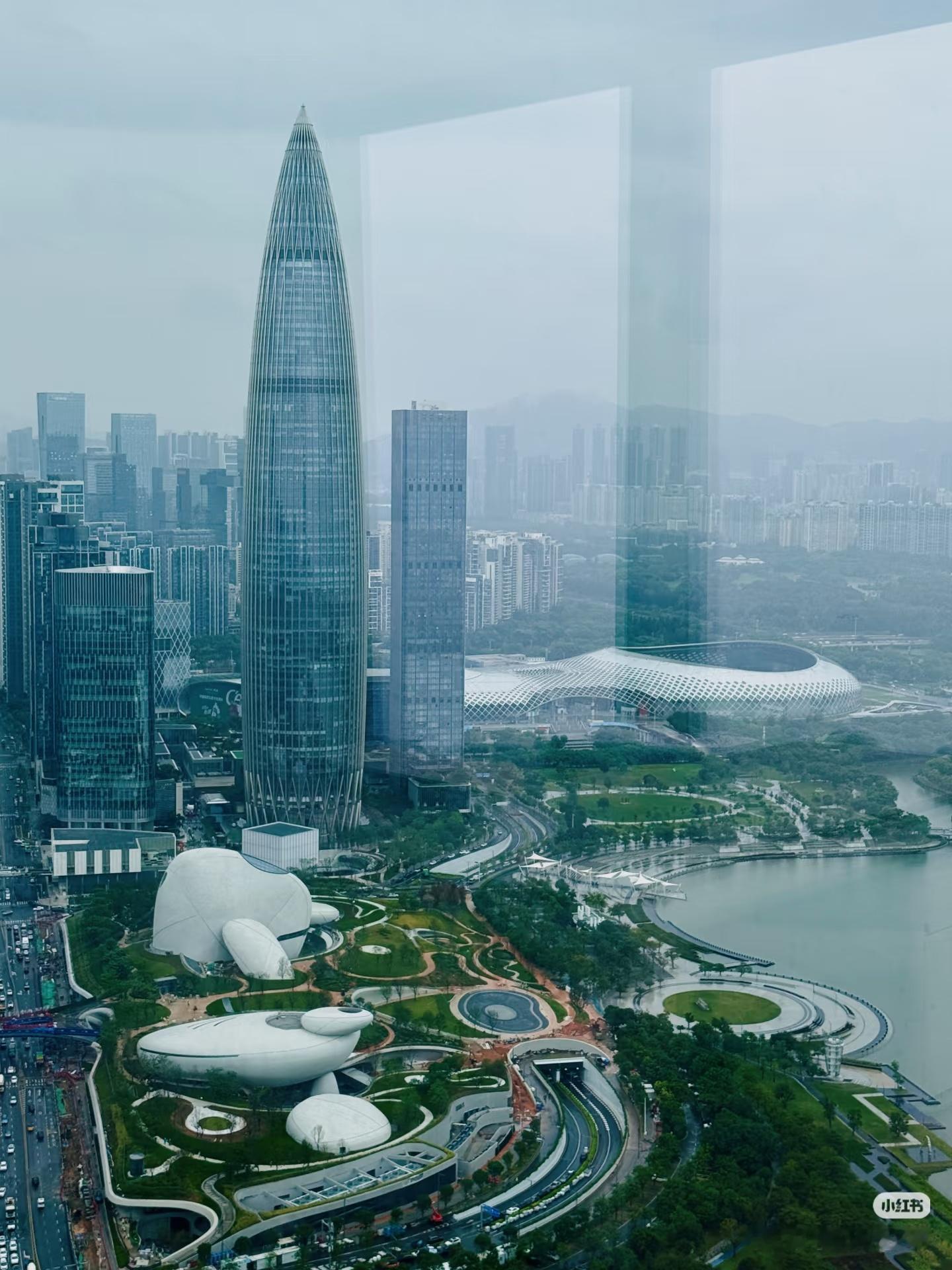 酷似耳机的深圳湾文化广场，将于明天正式开放，又是一个打卡圣地。 ​​​