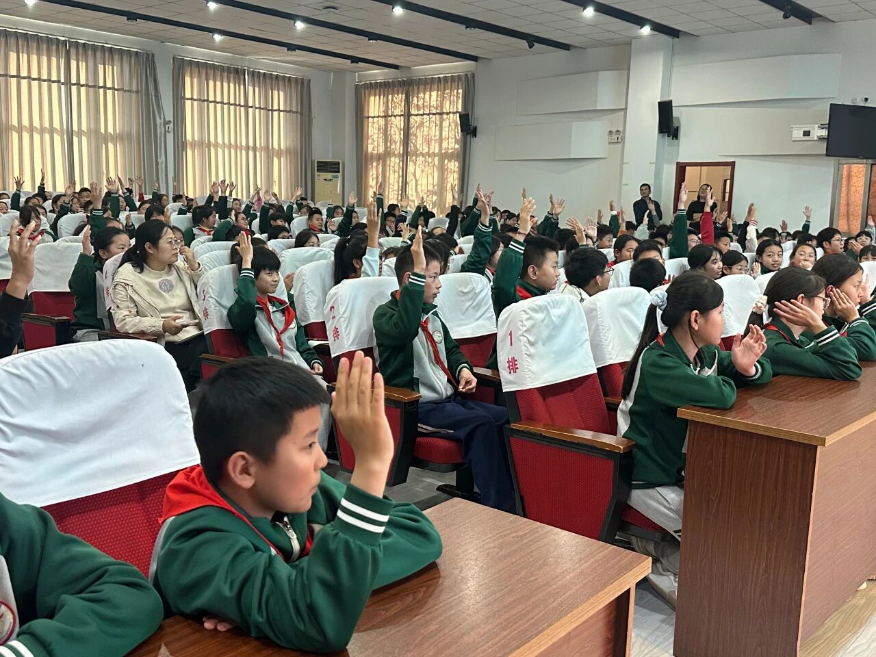 青岛市城阳区天泰城学校湿地生态保护讲座