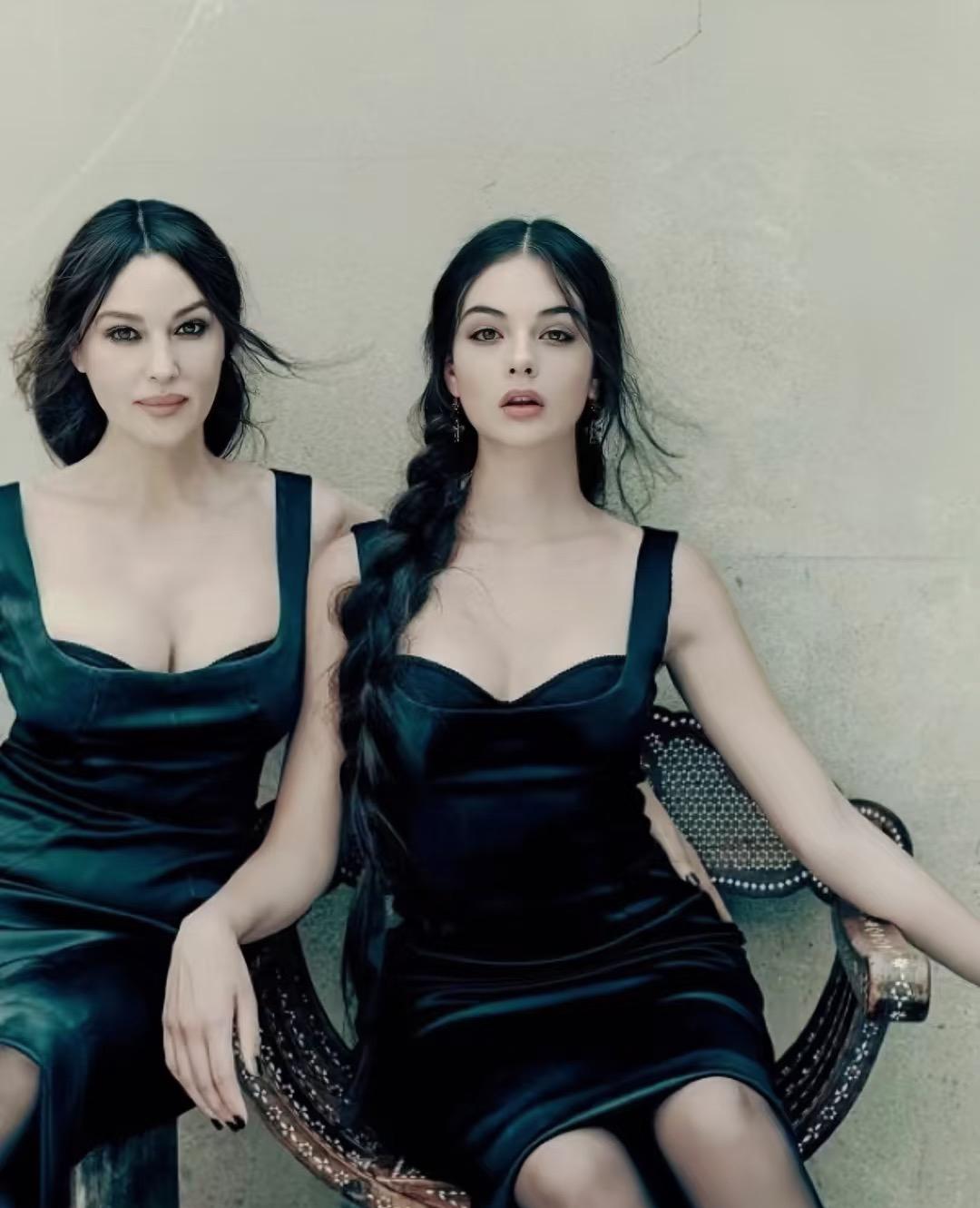 救命！莫妮卡·贝鲁奇家的基因是开了复制粘贴吗？👀
她女儿Deva Cassel