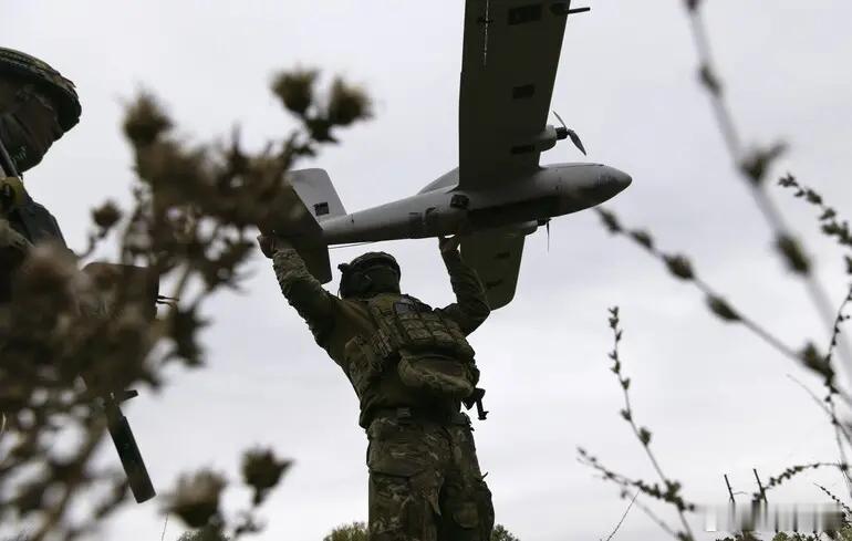 【乌军队再次袭击俄石油天然气公司石油终端】网页链接网页链接1月22日星期四夜间，