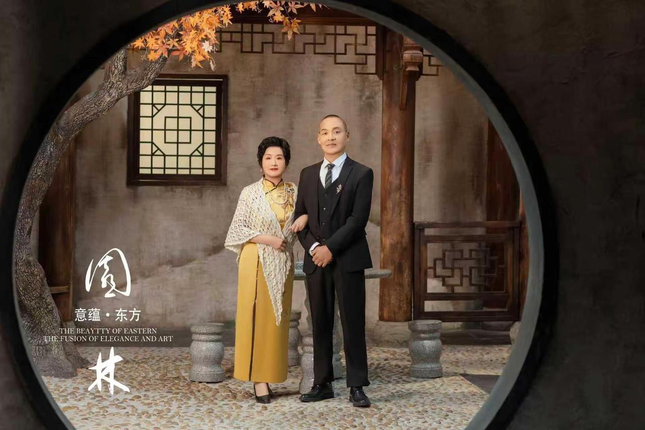 庭院古风合影：拍古风人像就像开启一场穿越之旅，化身大家闺秀与翩翩才子，把美好瞬间