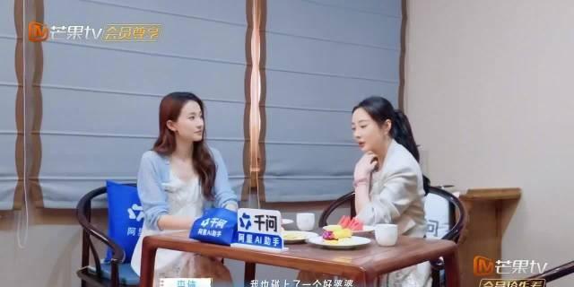 谈起婆媳关系，@李纯LiChun 坦言自己特别幸运，拥有像亲妈一样疼自己的婆婆。