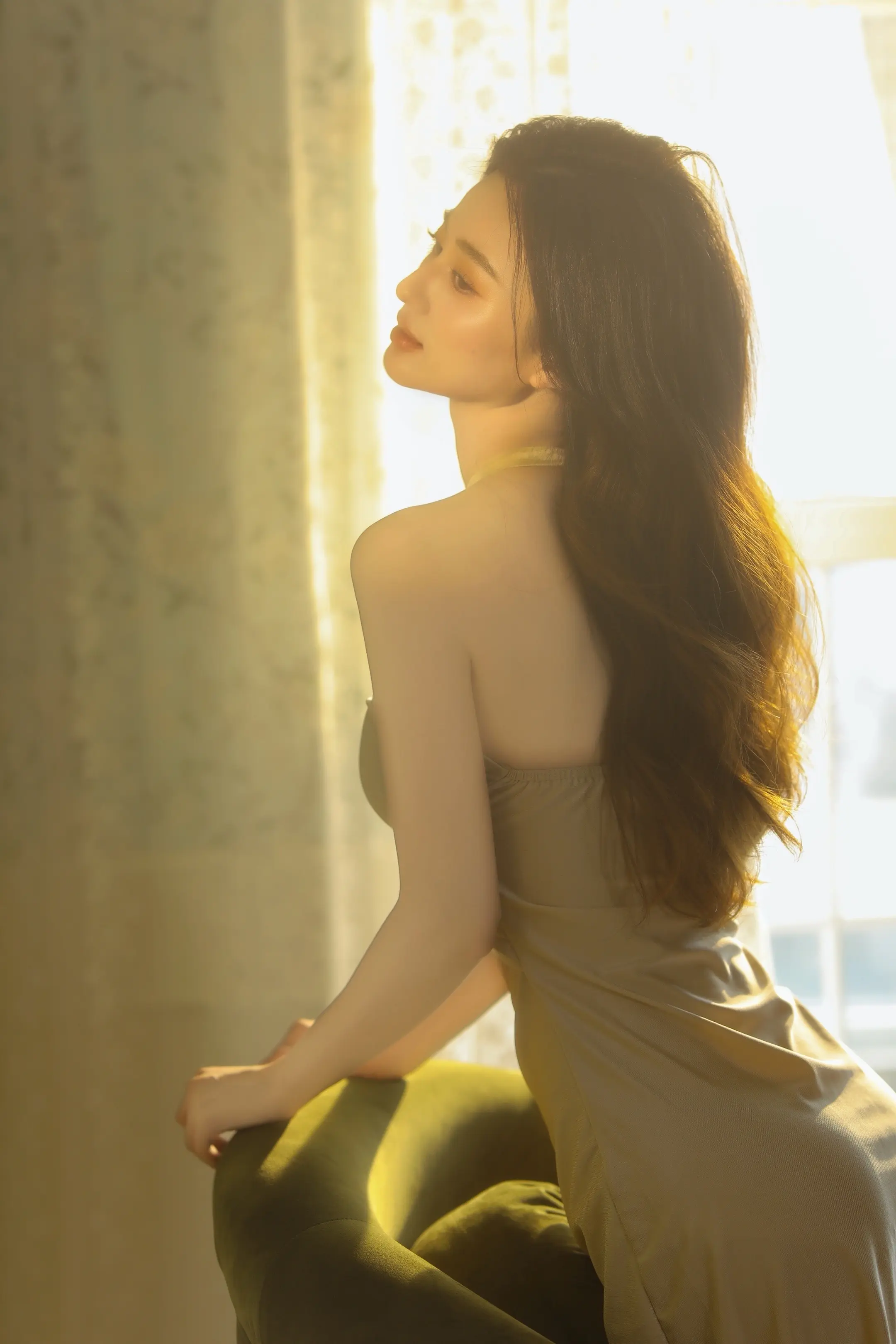 年轻时爱上什么都不为过，成熟后放弃什么都没有错