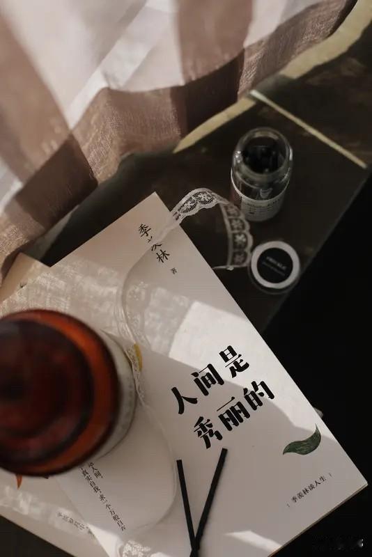 🌟 什么是顶级清醒？不是冷漠，而是看清真相后依然热爱

在这个充满焦虑和喧嚣的