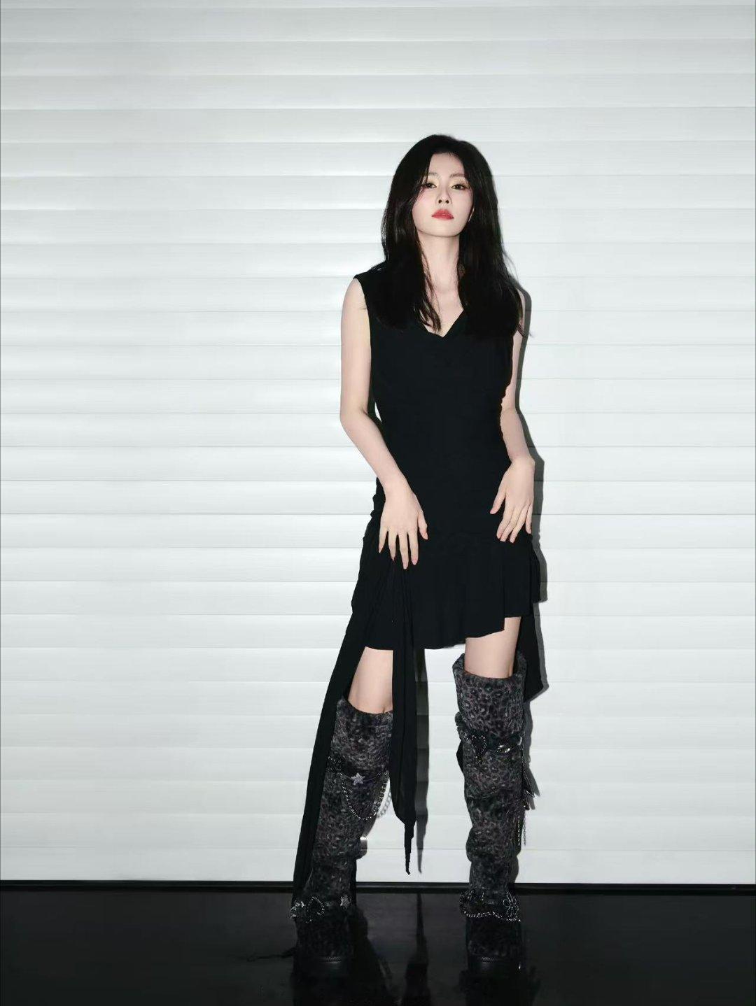 白鹿最新商务大片白鹿豹纹过膝靴白鹿豹纹过膝靴，好看，好好好哇哇哇 ​​​