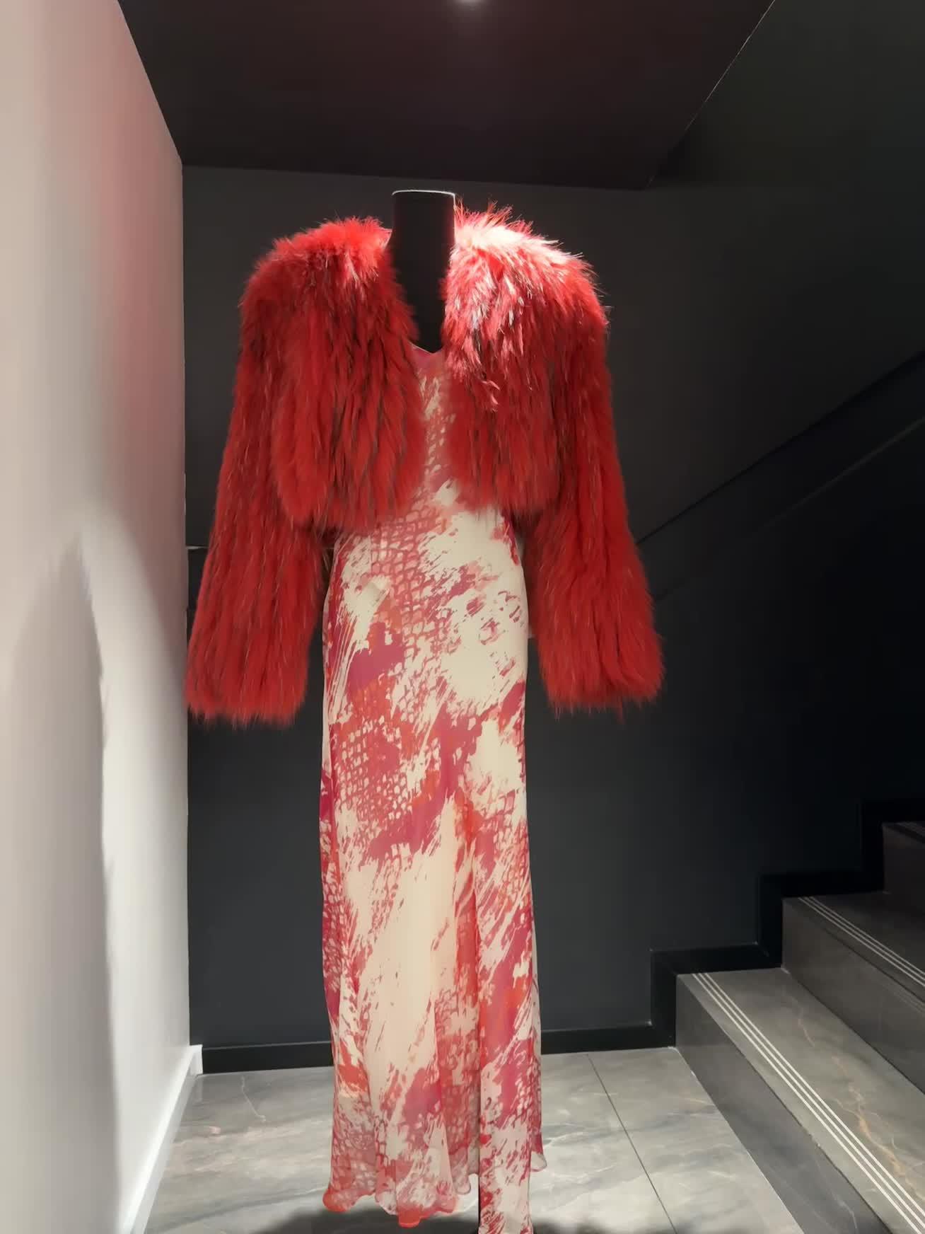 总想做个连头发丝都是温柔的女人 可是改变不了倔强的性格 嘴不甜 心又软...