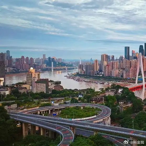 《从兄弟到对手：重庆与成都、广州、武汉的微妙关系》从兄弟到对手：重庆与成都、广州